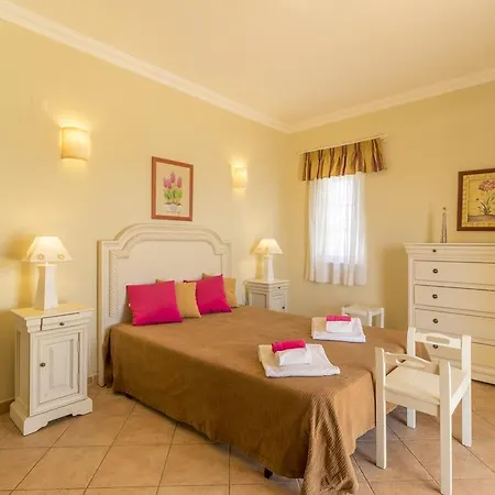 Mourinhos Villa *